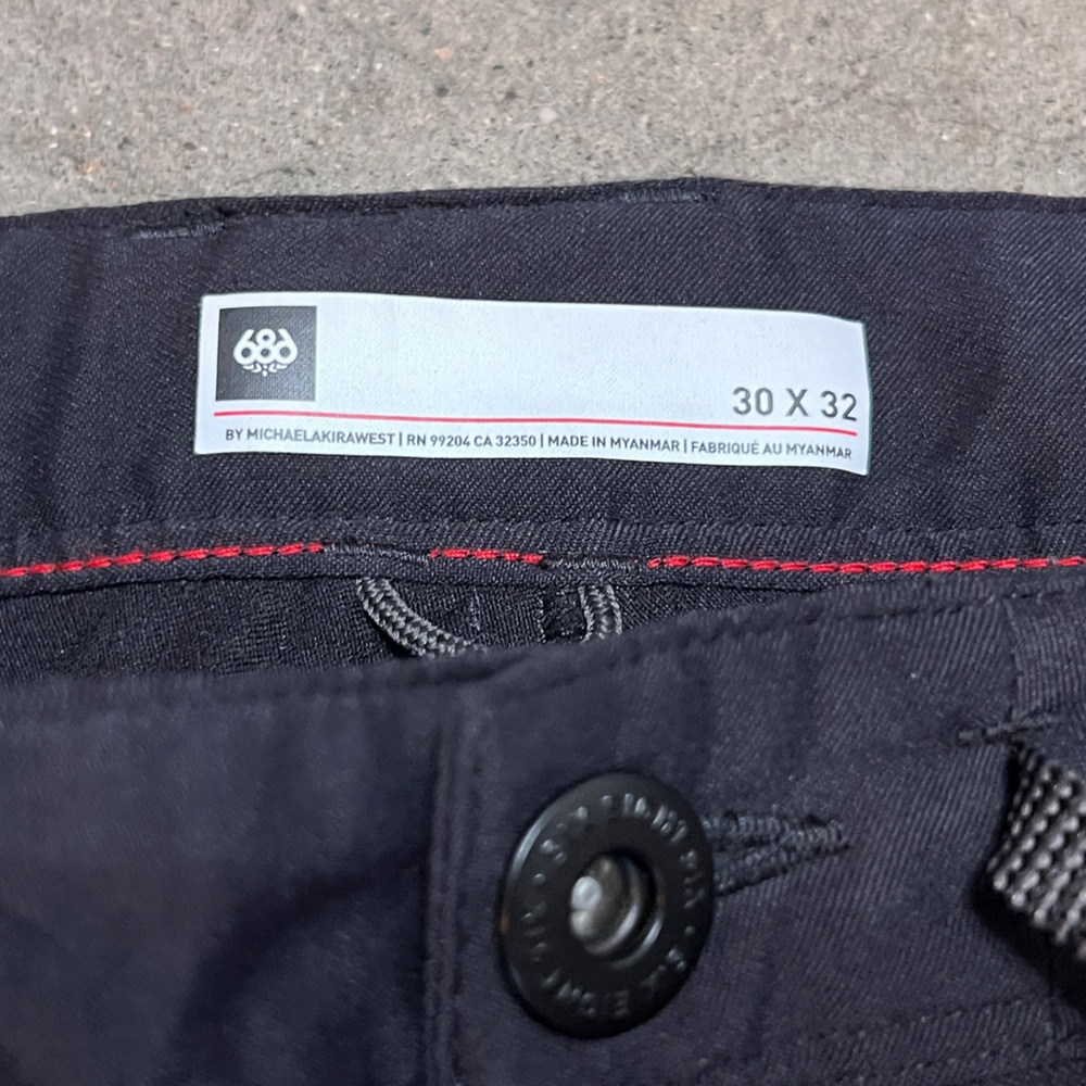 Men's 686 Everywhere Slim Pants 30x32 Black - Picture 3 of 3